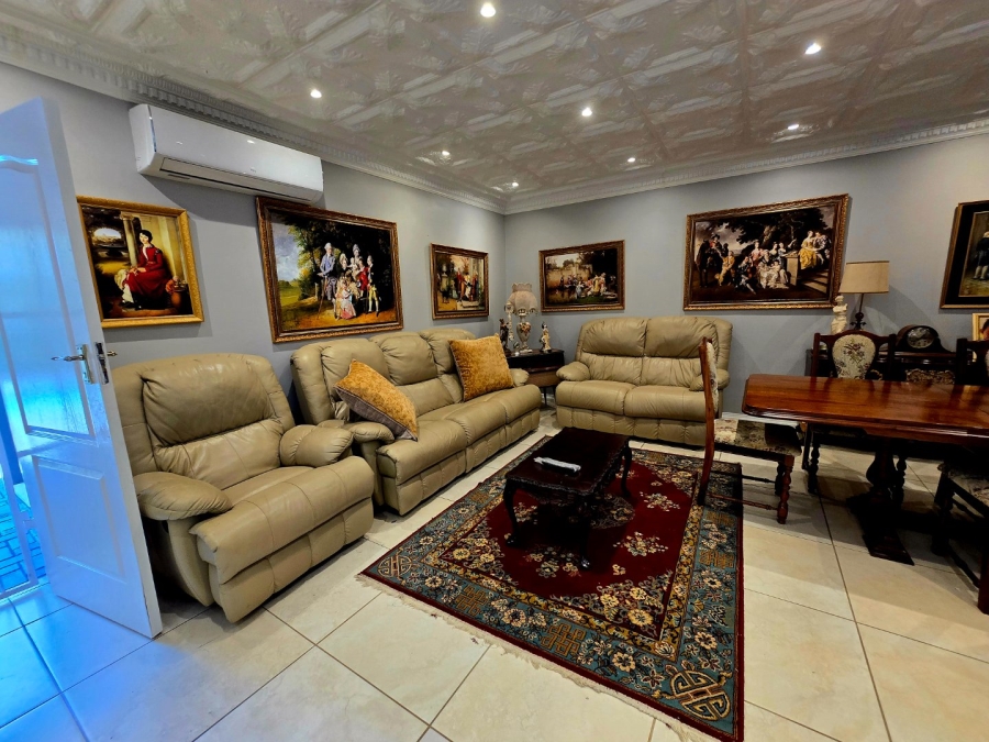 5 Bedroom Property for Sale in Heuwelsig Free State